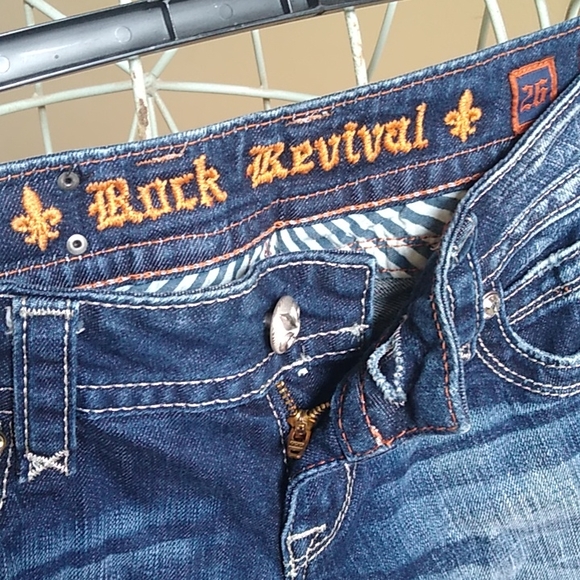 Rock Revival Gwen Capri Jeans - Picture 8 of 16